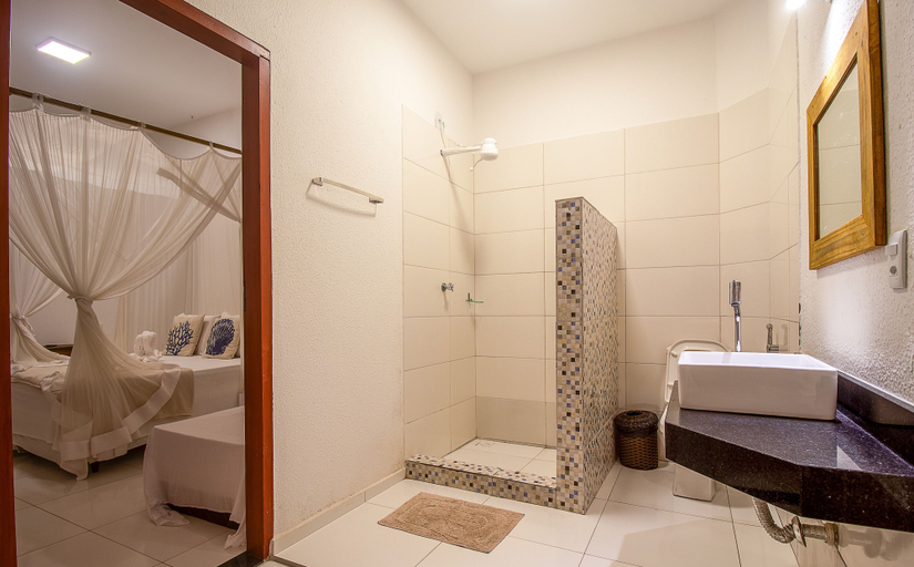 Bathroom 4, Pousada Lirio Trancoso, Porto Seguro