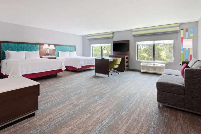 Bedroom 3, Hampton Inn & Suites Alachua I-75, Alachua
