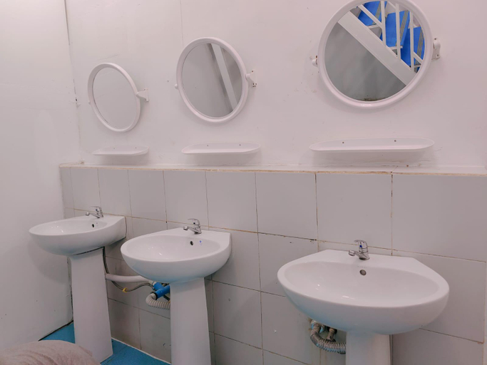 Bathroom, Ocean Blue Hostel Vientiane, Vientiane