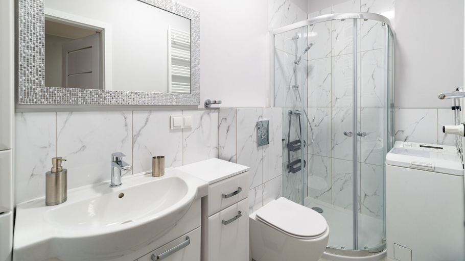 Bathroom 4, Apartamenty Sun & Snow Ostoja Parku Narodowego, Jelenia Góra