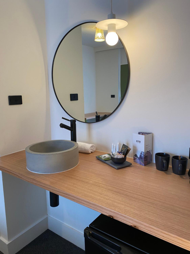 Bathroom 2, The Astor Hotel Motel, Goulburn Mulwaree - Goulburn