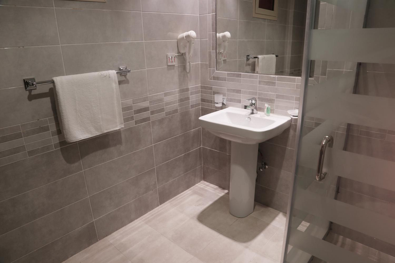 Bathroom 3, Sakan com Jeddah, Jeddah