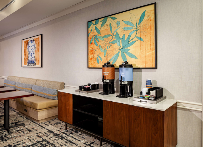 Food & Drinks 5, Homewood Suites by Hilton Gainesville, Alachua