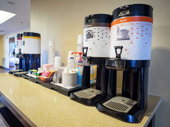 Food & Drinks 5, Hampton Inn Hazleton, Luzerne