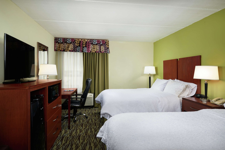 Bedroom 3, Hampton Inn Franklin, Simpson