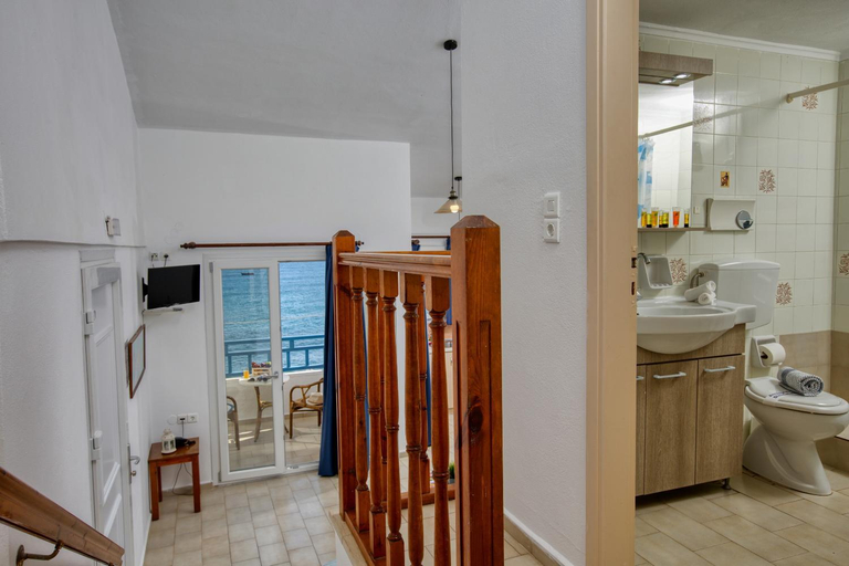 Bathroom 3, Elalia Apartments, Crete