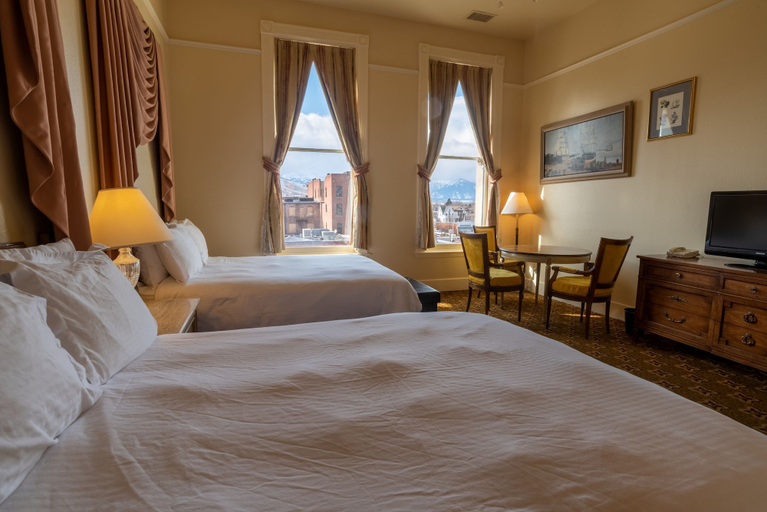 Bedroom 3, Geiser Grand Hotel, Baker