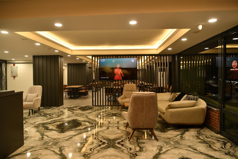 Others 5, Grand 464 Otel, Merkez