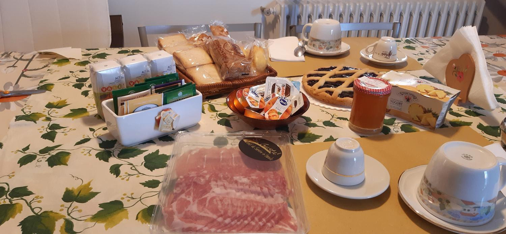 Food & Drinks