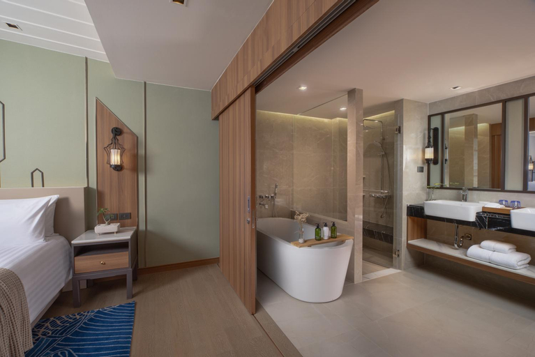 Bathroom 16