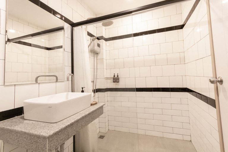 Bathroom 4, Ananzitra Hotel, Muang Kanchanaburi