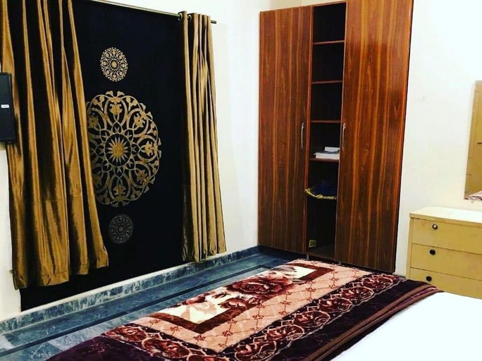 Bedroom 3, Hotel Airport in, Lahore