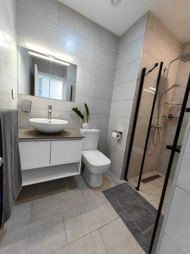 Bathroom 5, J'Vais Residence, Black River
