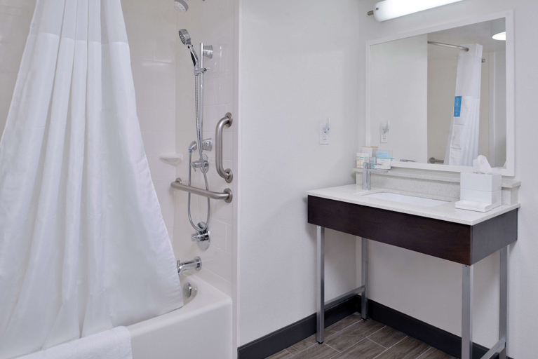 Bathroom 4, Hampton Inn Greenville, Butler