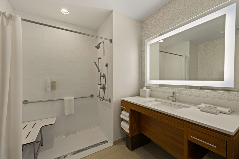 Bathroom 8