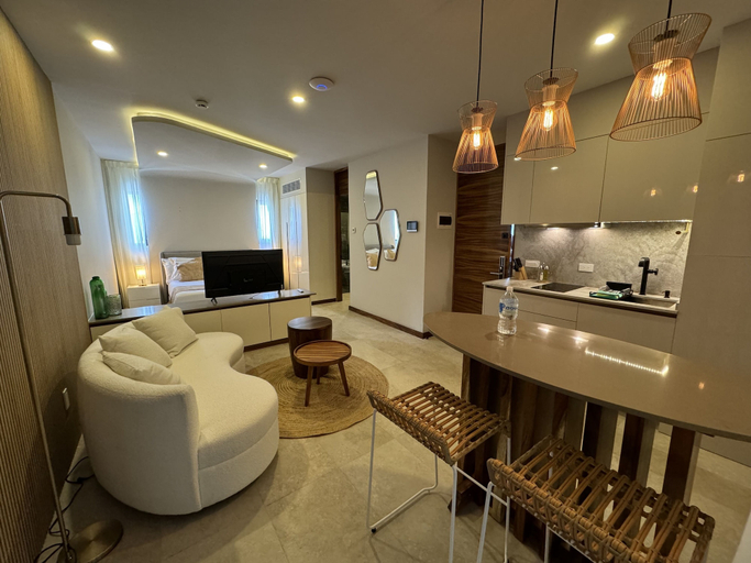 Others 5, Alizee Tower, Cozumel
