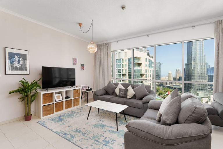 Living area 4, Maison Privee - Exclusive Apt w/ Direct Burj Khalifa Views, Dubai