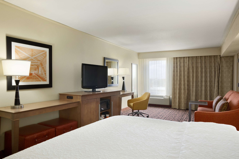 Bedroom 3, Hampton Inn Forrest City, Saint Francis