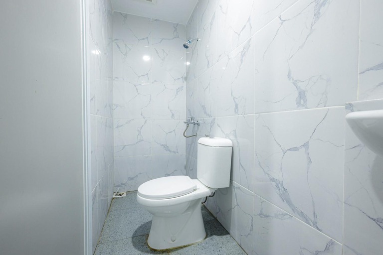 Bathroom 11