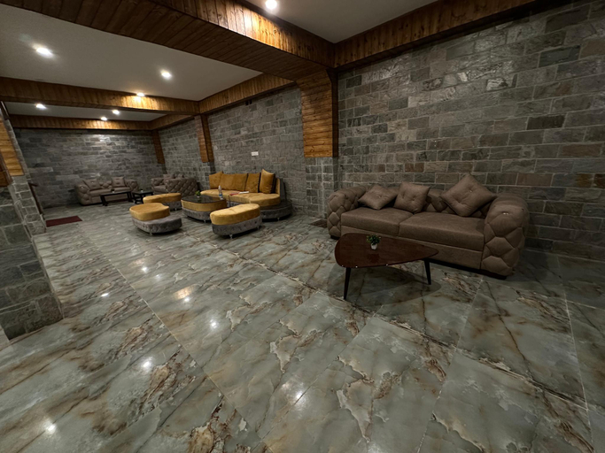 Public Area, Gezellig Inn - Magic Mountain, Kullu