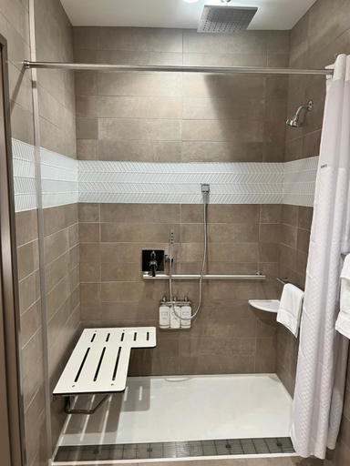 Bathroom 4, Wyndham Garden Redwood Valley/Ukiah, Mendocino