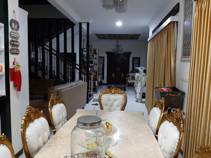 Dining Room 4