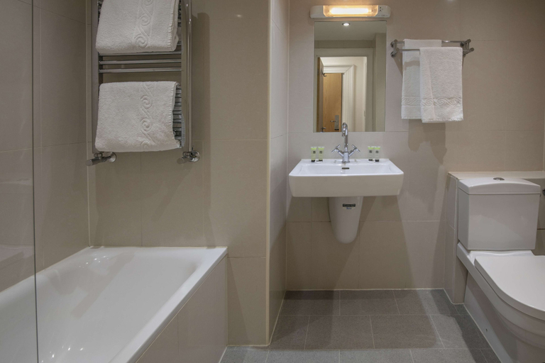 Bathroom 4, Queensway Hotel, Sure Hotel Collection by Best Western, London