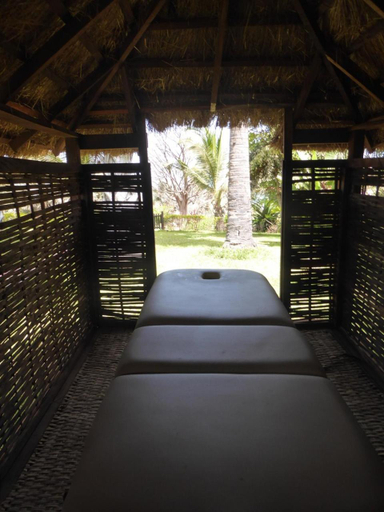 Bedroom 3, Leo's Beach Hotel - Adults Only, Kombo Saint Mary