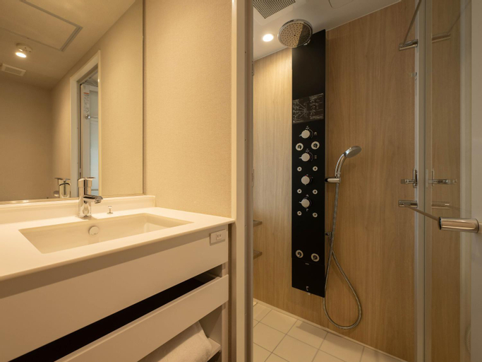 Bathroom 16