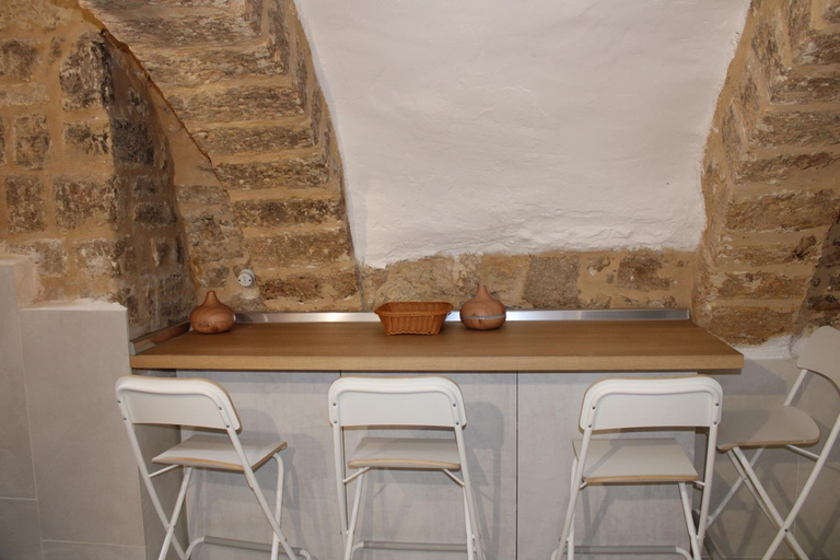 Others 5, B&B Terragine, Bari