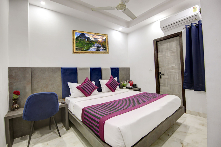 Bedroom 3, Hotel S B Inn Paharganj, Delhi