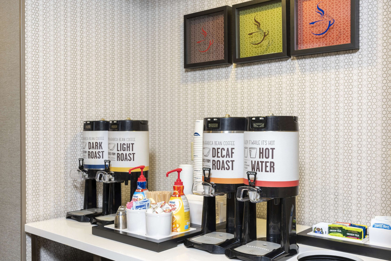 Food & Drinks 5, Hampton Inn & Suites Fort Myers - Colonial Blvd, Lee