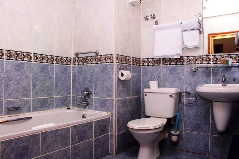 Bathroom 4, Welcome Centre Hotels, Mushin