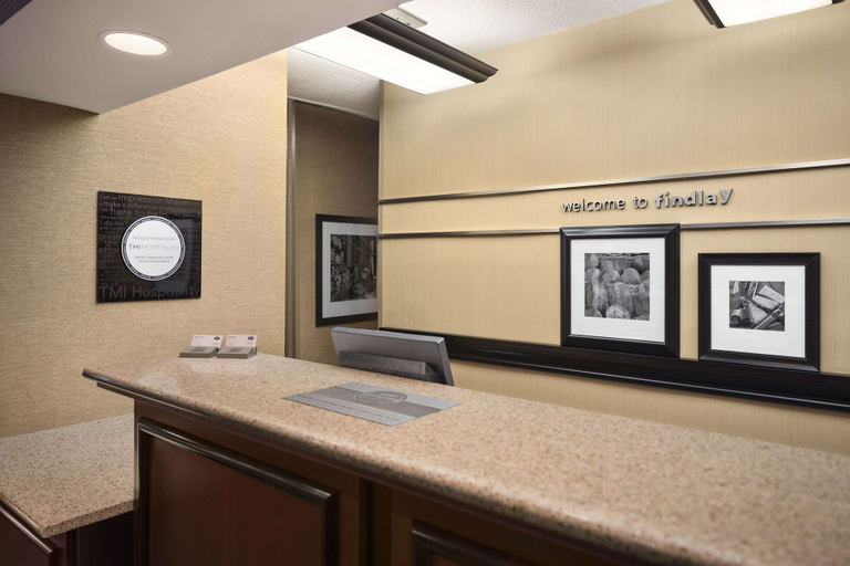 Bathroom 4, Hampton Inn Findlay, Hancock