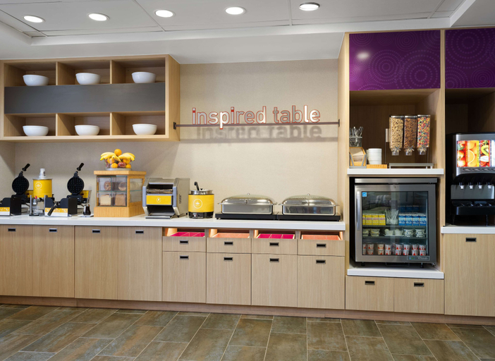 Food & Drinks 5, Home2 Suites by Hilton Indianapolis Keystone Crossing, Indianapolis
