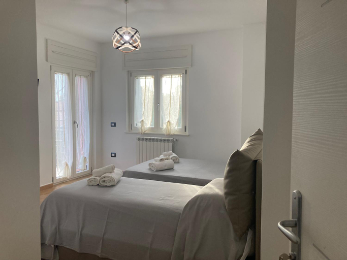 Others 2, B&B Sabbia e Sassi, Cosenza