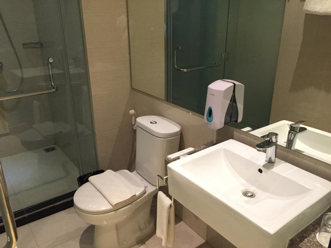 Bathroom 7