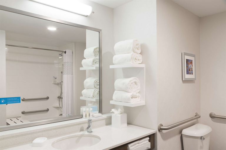 Others 5, Hampton Inn Westfield, Hamilton
