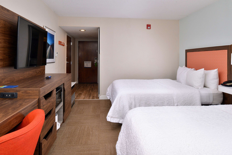 Bedroom 3, Hampton Inn Henderson, Vance