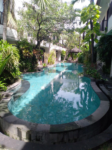 Swimming Pool 25