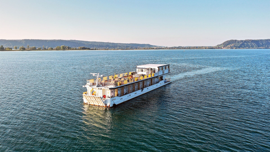 Others 5, Boutique Boat Hotel Attila, Lac