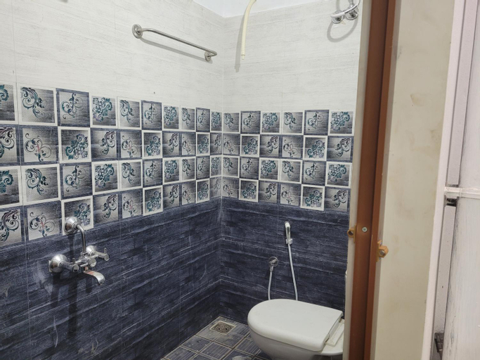 Bathroom 11
