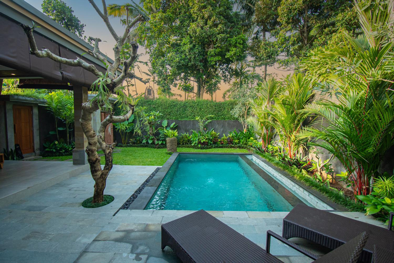 Swimming Pool 4