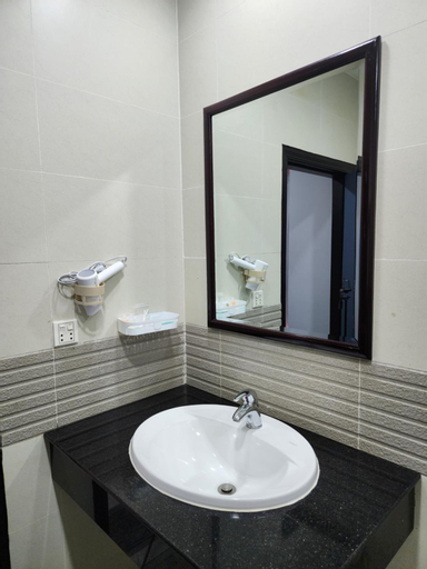 Bathroom 7