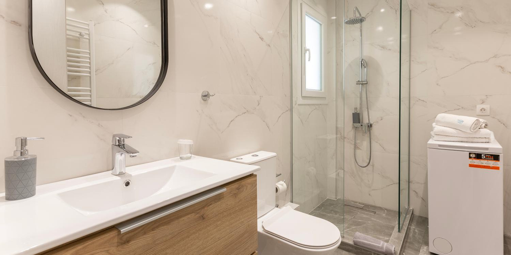Bathroom 2, The Caravan Apartments, Central Macedonia