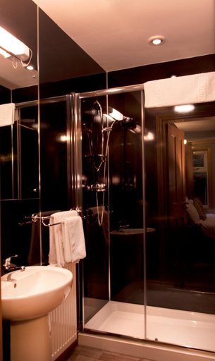 Bathroom 4, Rivendell, Dumfries and Galloway