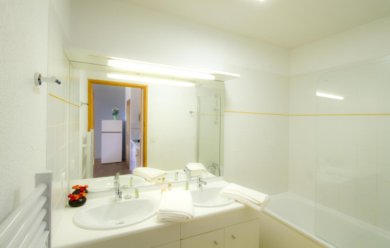 Bathroom 4, Residence Odalys Le Buet, Haute-Savoie