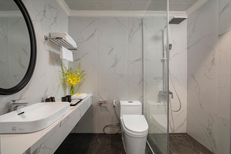 Bathroom 5, Ha Long Essence Hotel, Hạ Long
