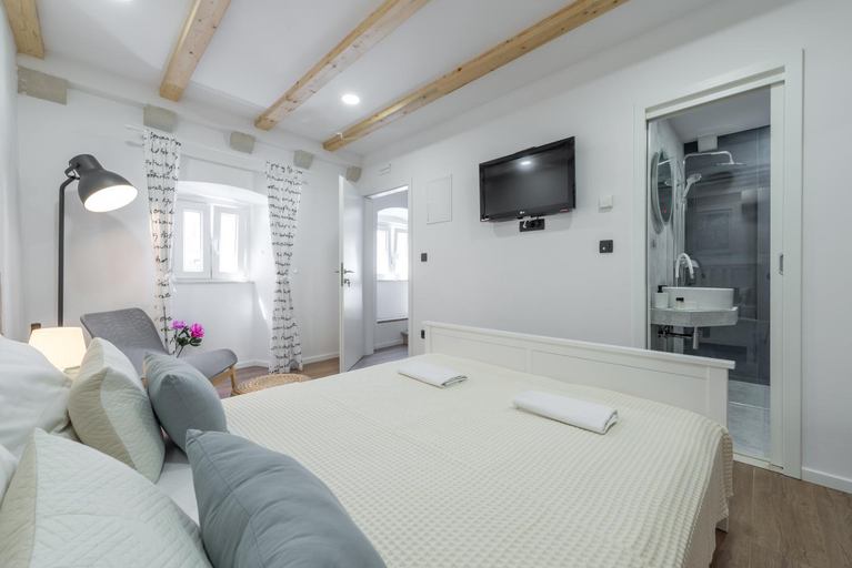 Others 3, Bobo rooms 2, Dubrovnik