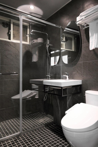 Bathroom 26